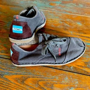 Toms shoes 7M